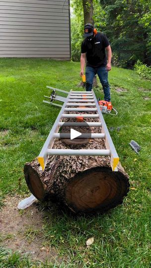 Wooden Log Ideas, Wood Slabs Ideas, Log Furniture Diy, Chainsaw Mill, Mask Light, Bar Tops, Tables Kitchen, Wood Tools, Kitchen Tables