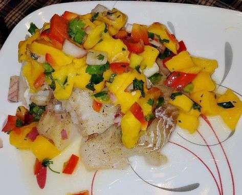 Mango Cod Fish Recipes, Broiled Haddock, Mango Pineapple Salsa, Baked Haddock, Haddock Recipes, Oven Meals, Fresh Mango Salsa, Cod Fish Recipes, Mango Salsa Recipes