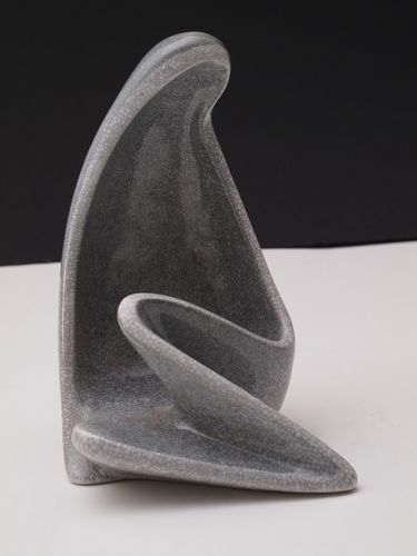 Modern Sculpture Contemporary, Modern Statue, Modern Art Sculpture, Sculptures Céramiques, Modern Pottery, Marble Statues, Pottery Sculpture, Contemporary Sculpture, Stone Sculpture