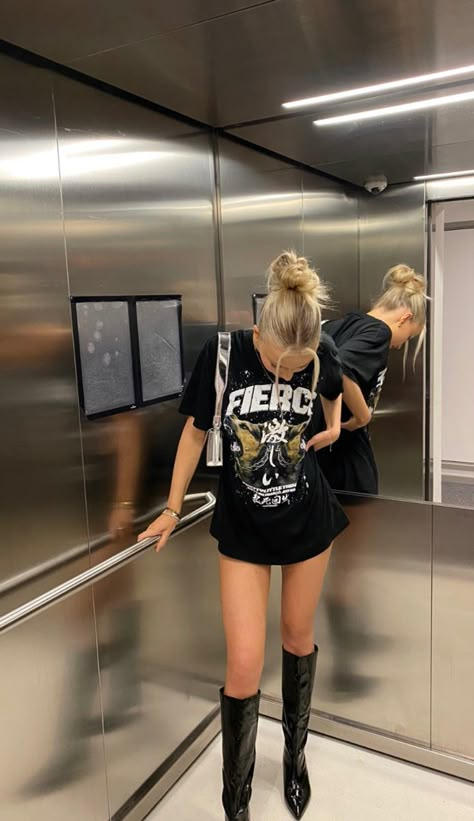 La Fashion Los Angeles Street Style 2023, Classy Rave Outfits, Rapper Concert Outfit Ideas, Rave Aesthetic Outfit, Drake Concert Outfit, Concert Outfit Night, The Weeknd Concert Outfit, Rock Concert Outfit, Travis Scott Outfits