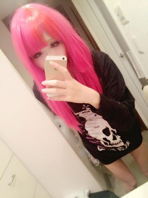 Watashi No Ai (Posts tagged julia) Harajuku Hair, Hot Pink Hair, Dyed Hair Inspiration, Scene Hair, Dye My Hair, Hair Reference, Hair Dye Colors, Discord Server, Hair Inspo Color