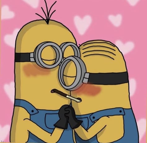 Minion Kiss, The Minions, Cute Minions, Weird Images, Shrek, Really Funny Pictures, Funny Me, Reaction Pictures, Funny Photos