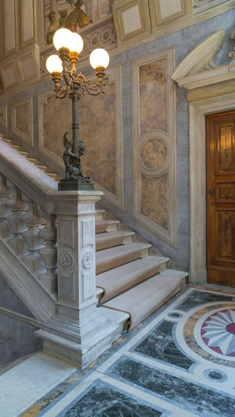 Aman Venice Hotel, Venetian Decor Interior Design, Palazzo Papadopoli, Venetian Decor, Aman Venice, Venice Aesthetic, Luxury Hotels Interior, Furniture Photography, Hotel Hallway