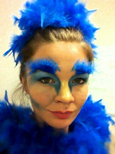 Bluebird costume, blue bird makeup, pregnancy costume, feather makeup, Halloween makeup, feather makeup, eye shadow, bookoween Blue Bird Halloween Costume, Blue Bird Makeup, Mayzie La Bird Makeup, Bird Makeup Halloween, Bird Makeup Ideas, Bird Costume Women, Bluebird Costume, Bird Face Paint, Seussical Makeup