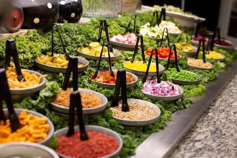 Salad Bar - Daily Bars - Chuck-A-Rama Buffet Salad Bar Ideas, Salad Buffet, Buffet Stations, Salads Ideas, Salad Aesthetic, Salad Recipe Ideas, Bar Catering, Salad With Chicken, Wedding Food Ideas