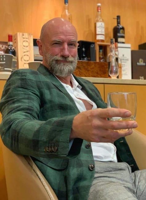 Graham Mctavish, Bald Men Style, Outlander Characters, Beard Styles Short, Grey Beards, Happy Week End, Handsome Older Men, Outlander Tv Series, Scottish Actors