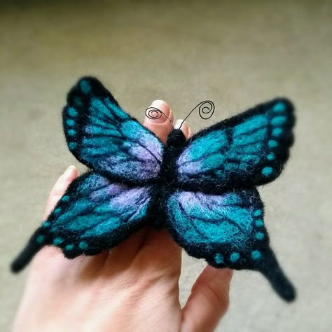 Needle Felt Butterfly, Needle Felted Butterflies, Needle Felted Butterfly, Felting Butterfly, Felted Butterflies, Felted Butterfly, Felt Butterfly, Butterfly Tutorial, Felt Bookmark