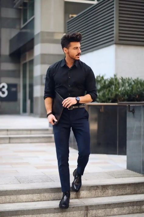 52 Best Chinos And Shirt Combinations For Men - Fashion Hombre Black Shirt Combination, Blue Shirt Black Pants, Navy Blue Pants Outfit, Dark Blue Dress Shirt, Blue Chinos Men, Chinos Men Outfit, Blue Pants Outfit, Best Chinos, Navy Blue Dress Shirt