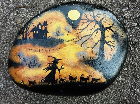 Witch & cats Halloween rock painting. Witch Hat Rock Painting, Spooky Rock Painting, Halloween Themed Painted Rocks, Creepy Rock Painting, Halloween Painted Rocks Black Cats, Rock Painting Flowers, Witch Painting, Stone Pictures Pebble Art, Inspirational Rocks