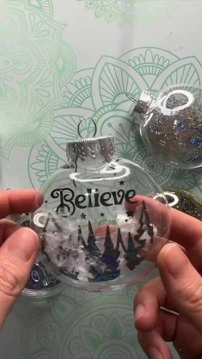 DIY Floating Ornaments with Cricut #cricutprojects  #christmasdiy Shaker Ornaments Christmas Diy, Diy Snow Ornaments, Diy Shaker Ornaments, Floating Ornaments Diy Cricut, 3d Ornaments Diy, Cricut Christmas Ornaments Diy, Floating Ornaments Diy, Disc Ornaments Diy, Diy Clear Ornament Ideas