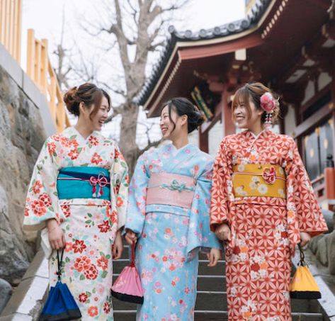 Group Package | Kimono Rentals "Yae" in Asakusa, Tokyo Kimono Pose, Tokyo 2023, Asakusa Tokyo, Tokyo Night, Japan Outfit, Summer Kimono, Japan Trip, Beautiful Kimonos, Professional Pictures