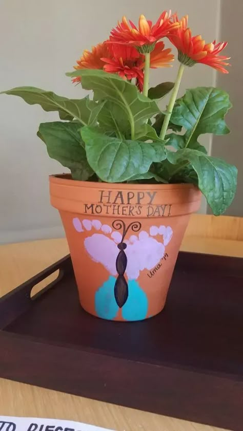 Mothersday Diy, Tea Cup Candles Diy, Craft Paper Flowers, Mothers Day Flower Pot, Mothers Day Crafts Preschool, Diy Mothers Day, Diy Mother's Day, Mother's Day Gift Card, Grandmas Mothers Day Gifts