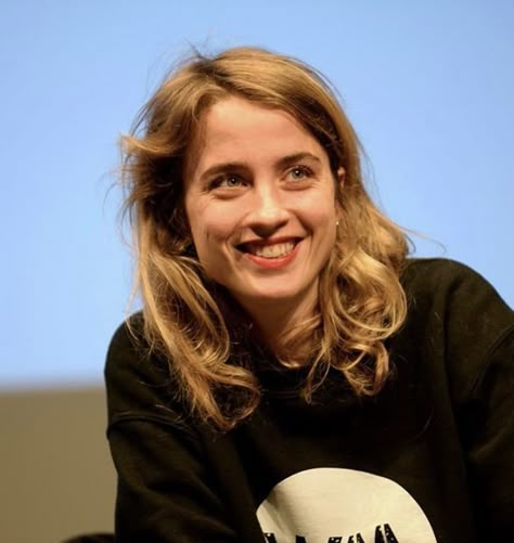 Celine Sciamma, Adele Haenel, Mackenzie Davis, Perfect People, My Kind Of Woman, Grunge Hair, Girl Crushes, Water Lilies, Her Smile