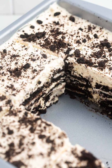 Chocolate Oreo Icebox Cake, Ice Cream Cake No Bake, Oreo Thins Icebox Cake, Ice Box Cake Oreo, No Bake Oreo Icebox Cake, No Bake Cakes 4 Ingredients, Oreo Box Cake Recipe, Easy Sunday Desserts, Frozen Oreo Dessert Recipes