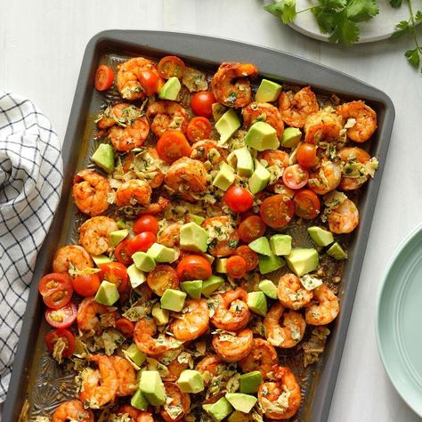 Crunchy Chili Lime Shrimp Lime Shrimp Recipes, Chili Lime Shrimp, Low Calorie Dinners, Lime Shrimp, Spring Dinner, Baked Shrimp, Shrimp Recipe, Chili Lime, Sheet Pan Dinners