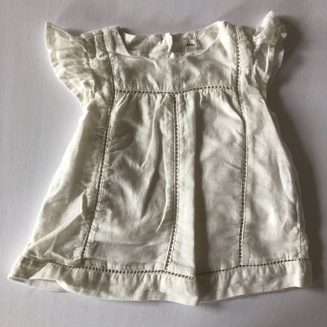 White Cotton Blouse Size 3 Years - Excellent. Really Nice Substantial Weight Gauze-Like Cotton, And Is Fully Lined. 100% Cotton. Mission Prep, White Cotton Blouse, Autumn Wardrobe, Modest Clothing, Pinterest Closet, Birthday Wishlist, 2024 Fashion, Cotton Blouse, Baby Gap