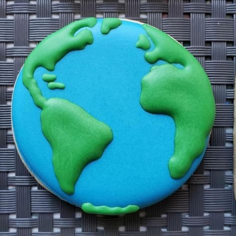 Earth Day Cookies, Dog Treat Ideas, Solar Planet, Cookies Ideas, Happy Earth Day, Mini Cookies, Tasty Baking, Happy Earth, Treat Ideas