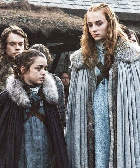 Sansa Stark's Fashion Evolution Through 'Game Of Thrones' And How Her Wardrobe Mirrors Her Character Sansa Stark Fashion, Game Of Thrones Costumes, The White Queen, Game Of Thrones Tv, Fire And Blood, Game Of Thrones Funny, Hbo Game Of Thrones, Gra O Tron, House Stark