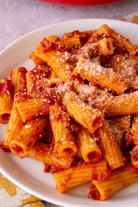 Amatriciana Recipe, Pasta All Amatriciana, Pasta Amatriciana, Best Ina Garten Recipes, Pasta Italy, Classic Italian Pasta, All Amatriciana, Bakery Interior, Italian Pasta Dishes