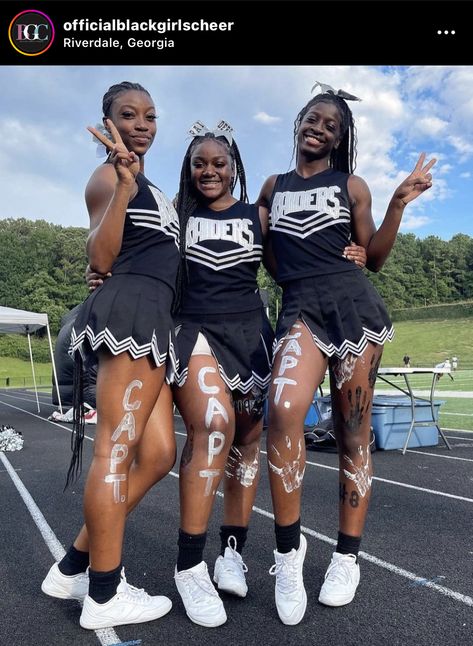 Cheerleading Ideas High School, Cute Cheer Uniforms, Highschool Cheer Pictures, Cheer Uniform High School, High School Cheer Uniforms, Cheerleading Team Pictures, Cheer Dances, Majorette Dance Uniforms, Cheer Flexibility