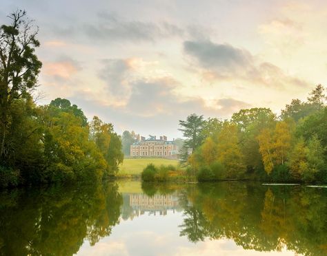 Unrealistic Dreams, Book Lovers By Emily Henry, Heckfield Place, To Do London, House England, Country Living Decor, Uk Wedding Venues, John Bell, European Hotel