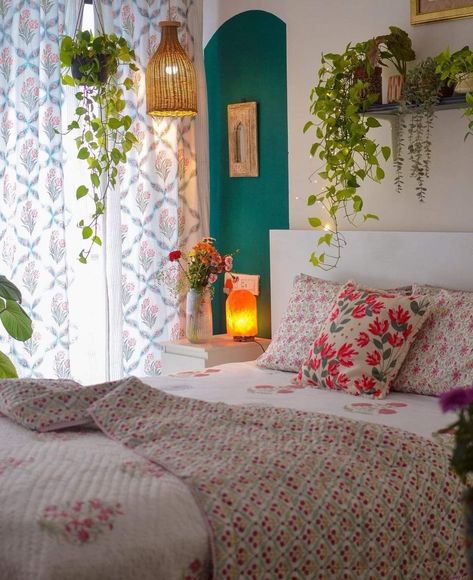 Indian Aesthetic Bedroom, Indian Room, Unique Bedroom Design, Indian Room Decor, Dreamy Design, Easy Room Decor, India Home Decor, Interior Design Your Home, Indian Home Interior