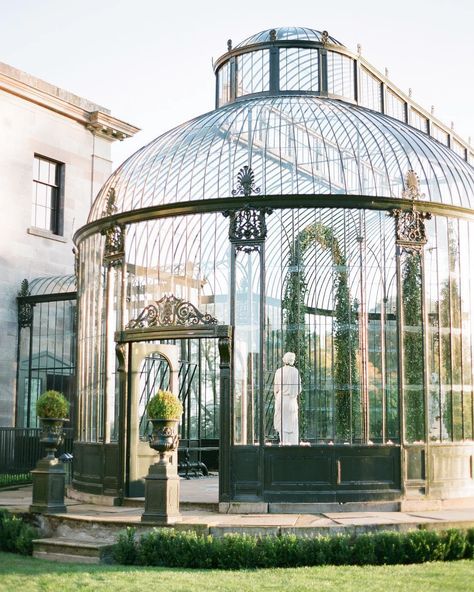 Victorian Greenhouses, Pergola Patio, Patio Ideas, Spanish Style, Glass House, Beautiful Architecture, Winter Garden, Garden Room, Arbor