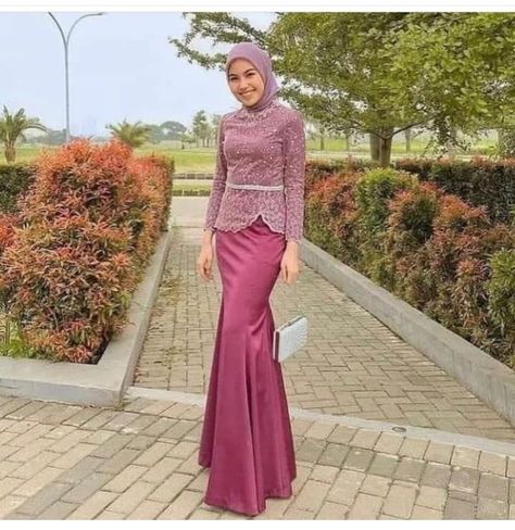 Model Bridesmaid Dress Hijab Brokat, Dress Duyung Hijab, Braidsmaid Hijab, Braidsmaid Hijab Style, Baju Bridesmaid Modern Hijab, Bridesmaid Dresses Hijab, Dress Brokat Modern, Model Dress Kebaya, Dress Muslim Modern