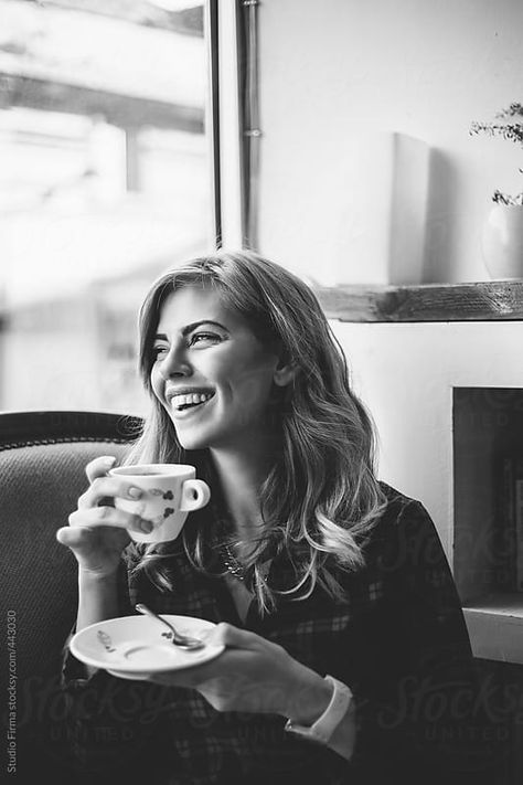 Smiling young woman drinking coffee by Studio Firma for Stocksy United Woman Drinking Coffee, Coffee Shop Photography, Coffee Shot, Pose Fotografi, Personal Branding Photoshoot, Coffee Girl, Coffee Photography, Business Portrait, Portrait Photography Poses