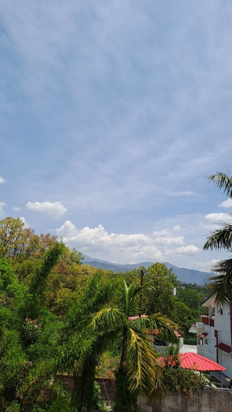 Mussoorie Hill Station ⛰️ 🚉 Dehradun Uttarakhand Hill Station Aesthetic, Ooty Hill Station, Station Aesthetic, Mussoorie, Ooty, Dehradun, Hill Station, Aesthetic Photo, Quick Saves