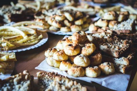 Traditional Czech "wedding cookies" - FoodiesFeed Wedding Pastry, Czech Wedding, Easter Pastries, Fried Quail, Slovak Recipes, Pictures Of Food, Cookie Pictures, Best Christmas Cookie Recipe, Wedding Traditions