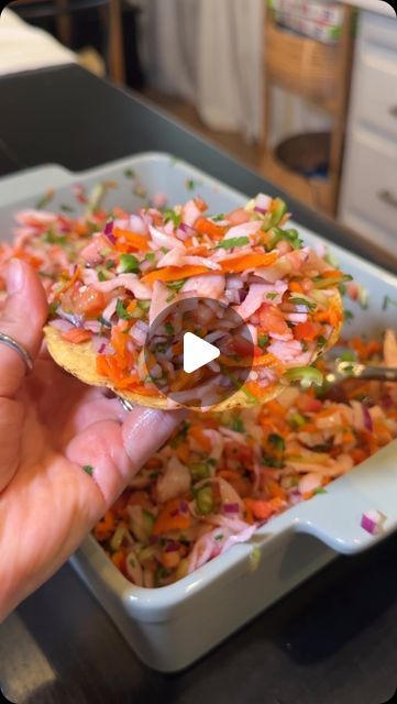 Cynthia Martinez on Instagram: "Ensalada de surimi  Ingredientes: 20oz (550gr) surimi Clamato (suficiente para cubrir) 3 limones 4 Serranos Puñito de cilantro 3 jitomates 1/2 cebolla morada 1 zananoria 2 pepinos chicos  #Ensaladas #recetasfaciles recetasfaciles #surimi #ensaladadesurimi" Best Coleslaw Recipe, Surimi Recipes, Flake Recipes, Alfredo Pasta, Coleslaw Recipe, September 2, Sea Food, Shrimp Recipes, Coleslaw