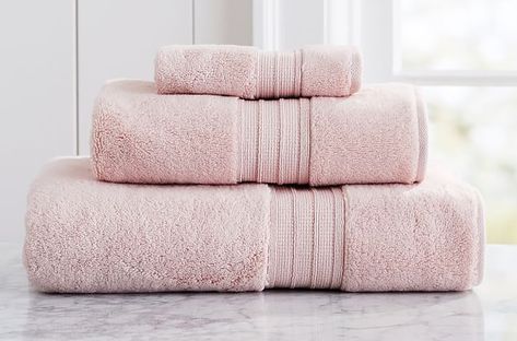 Turn Your Bathroom Into a Luxury Hotel With These Best-selling Bath Towels (Video) Luxury Bath Towels, Best White Towels Bath, Best Bath Towels To Buy, Best Towels To Buy, Best Towels, Best Bath Towels, Monogrammed Bath Towels, Fouta Towels, Egyptian Cotton Towels