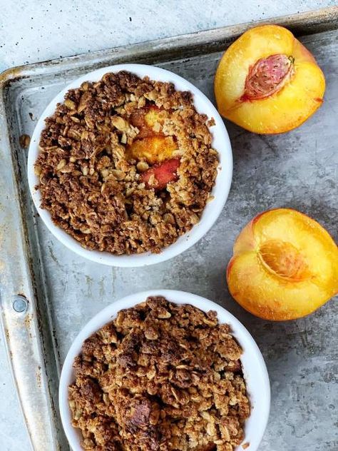 Single Serve HEALTHY Spiced Peach Crisp - Donut Worry, Be Healthy Peach Granola, Healthy Peach Crisp, Dairy Free Gelato, Crispy Granola, Spiced Peaches, Baked Peach, Peach Crisp, Donut Worry, Gluten Free Granola