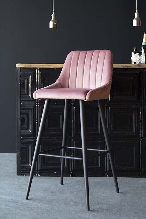 Bar Chairs Design, Chair Photography, Ip Design, Modern Home Decor Kitchen, Velvet Stool, Kursi Bar, Breakfast Bar Stools, Pink Bar, Chairs Design