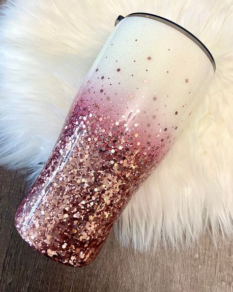 Gold Glitter Ombre, Ombre Tumbler, Glitter Water Bottles, Glitter Water, December Crafts, Ombre Glitter, Glitter Tumbler Cups, Glitter Cups, Custom Cup