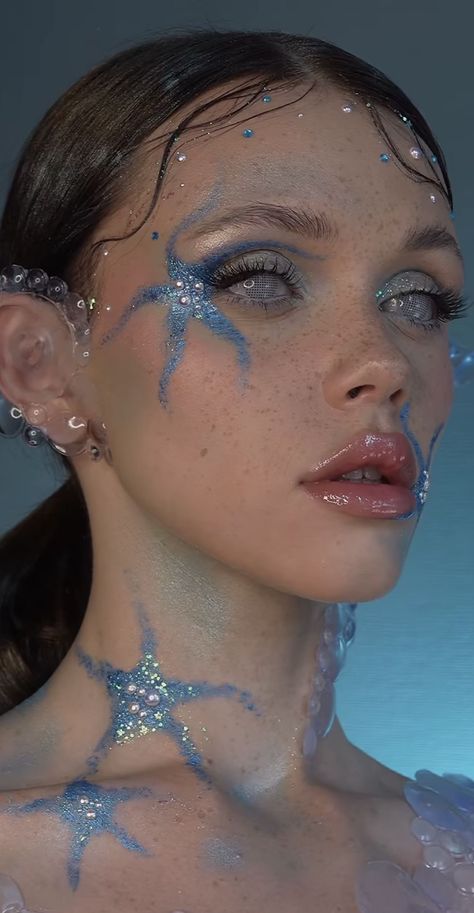 Pisces Aesthetic Makeup, Pisces Costume, Siren Make Up, Scorpio Costume, Pisces Photoshoot, Siren Moodboard, Pisces Makeup, Nymph Makeup, Dark Siren