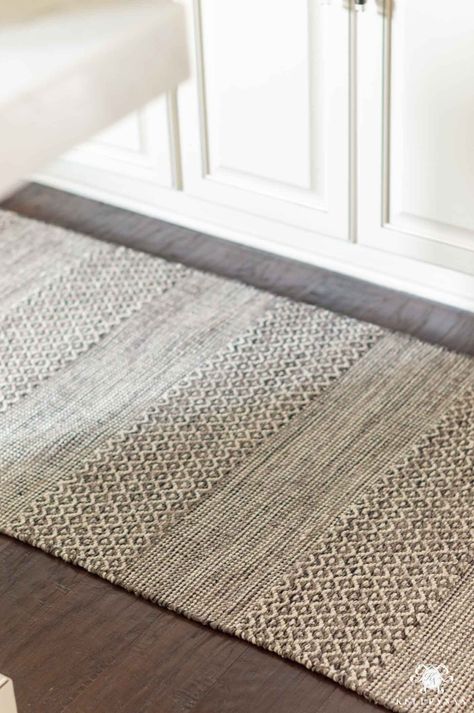 Best Kitchen Runner Rugs, Rug For Entryway Entrance, Entry Way Rug Ideas, Kitchen Runner Rug Ideas, Kitchen Rug Runners, Kitchen Area Rugs Ideas, Coordinating Rugs, Farmhouse Kitchen Rug, Christmas Color Schemes