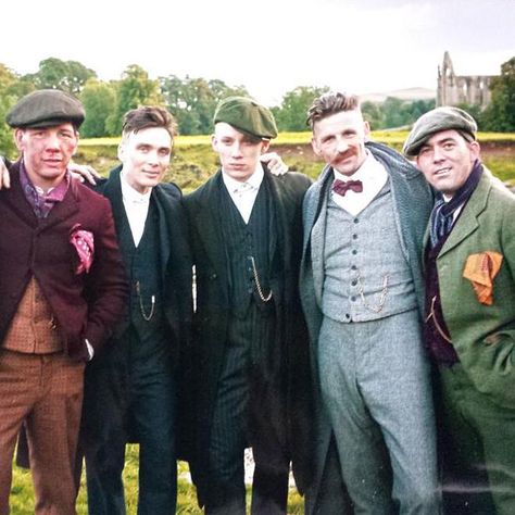 Peaky Blinders Behind The Scenes, Peaky Blinders Cast, Peaky Blinders Style, Polly Gray, John Shelby, Peaky Blinders Cillian Murphy, Arthur Shelby, Peaky Blinders Series, Steven Knight