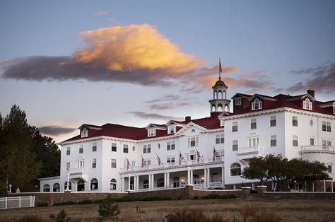 Shining Hotel, Stanley Hotel, The Stanley Hotel, Haunted Hotels, Modern Condo, Estes Park Colorado, Haunted Hotel, Most Haunted Places, Ghost Tour