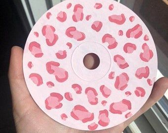 Pink Preppy Room Decor, Painted Discs, Pink Preppy Room, Painted Galaxy, Vinyl Record Art Ideas, Painted Records, Preppy Hipster, Cd Wall Art, Record Wall Art