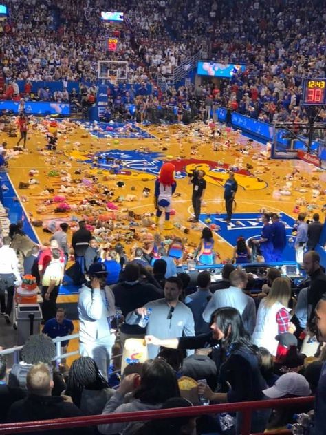 Over 1,000 bears were donated! Kudos to the Jayhawk Nation. #rockchalk Allen Fieldhouse, Jayhawks Basketball, Ku Basketball, Kansas Jayhawks Basketball, Basketball Aesthetic, Kansas University, Go Ku, Field House, Rock Chalk Jayhawk