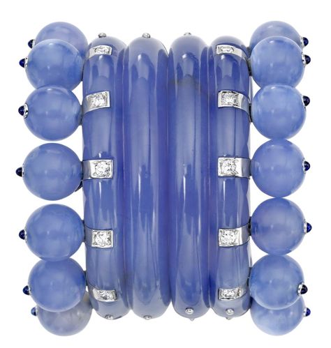 Blu Chalcedony Bracelet by Suzanne Belperrone Belperron Jewelry, Suzanne Belperron, Bijoux Art Deco, Deco Blue, French Jewelry, Sapphire Bracelet, Deco Jewelry, Vintage Jewels, Jewelry Designer