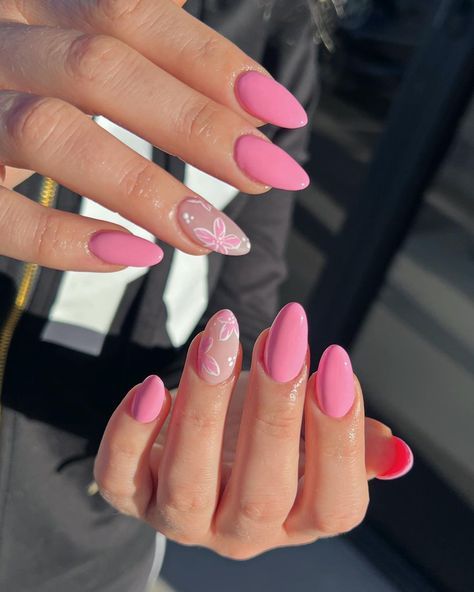 Simple Designed Nails, Cool Pink Nail Designs, Pink Girly Nails Design, Pink Nail With Design, Cute Nail Ideas For Summer 2024, Nails Design Ideas Pink, Pink Nails With Design Ideas, Cute Pink Nails Almond, Pink Acrylic Designs