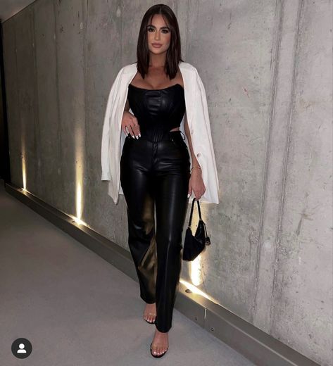 Night Out Outfit Clubwear Winter, Clubwear Winter, Leather Pants Outfit Night Party, Leather Pants Outfit Night Going Out, Leather Pants Outfit Night, Leather Trousers Outfit, Night Out Outfit Classy, Night Out Outfit Clubwear, Outfit Clubwear