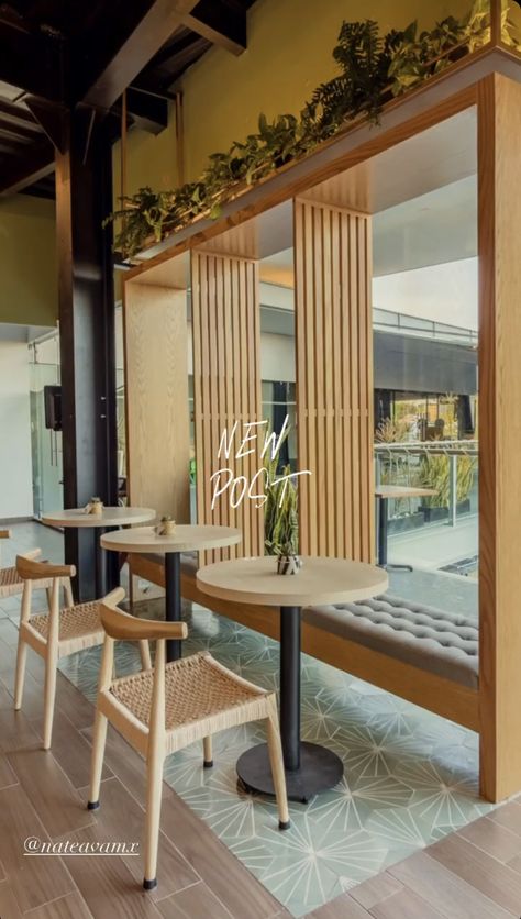 Cafe Divider Design, Cafe Window Seating Ideas, Window Seating Restaurant, Cafe Window Seating, Break Room Interior Design, Coffee Bar Seating, Cool Cafe Interiors, Window Bar Seating, Cafe Seating Ideas