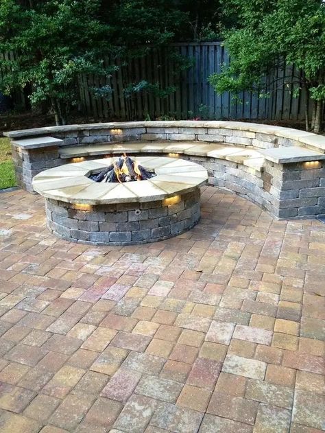 Pergola Shade Diy, Outdoor Fire Pit Designs, Modern Fire Pit, Fire Pit Landscaping, Stone Fire Pit, Fire Pit Seating, Concrete Fire Pits, Fire Pit Designs, Diy Fire Pit