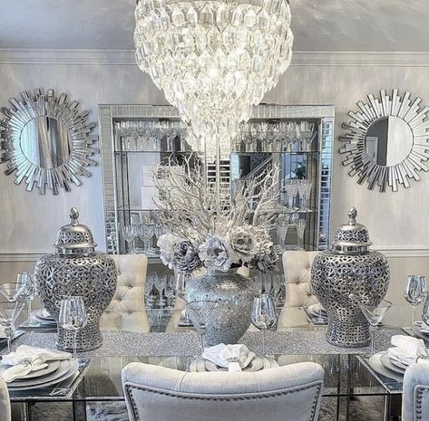 Glam Dining Room Decor, Glam Home Decor Ideas, Glam Dining Room, Glam Dining, Glam Table, Glam Kitchen, Kitchen Decorations, Dream Kitchens Design, Dining Room Table Decor