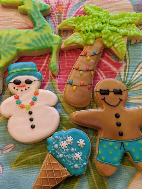 Christmas In July Decorated Cookies, Tropical Christmas Cookies, Christmas In July Cookies Decorated, Beach Christmas Cookies, Christmas Amenities, Christmas In July Cookies, Halloween Pastries, Pumpkin Competition, Christmas Luau