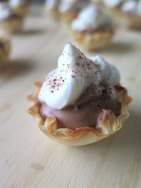 Chocolate Tarts, Apple Cobbler Recipe, Phyllo Cups, Peppermint Cream, Cream Pasta, Cobbler Recipes, Chocolate Tart, Red Kitchen, Dessert Cups